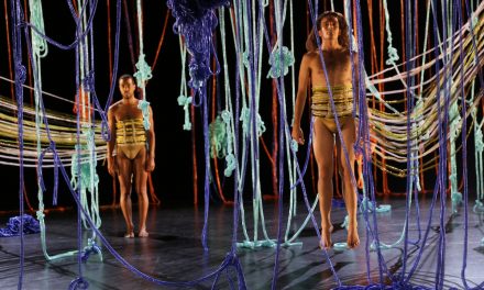 Sci-fi Dance Goes Stereoscopic 3-D