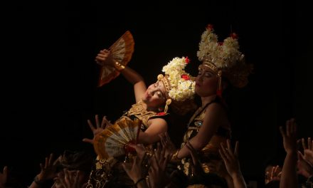 Gamelan Çudamani Enchants LA with Exquisite Balinese Music and Dancer