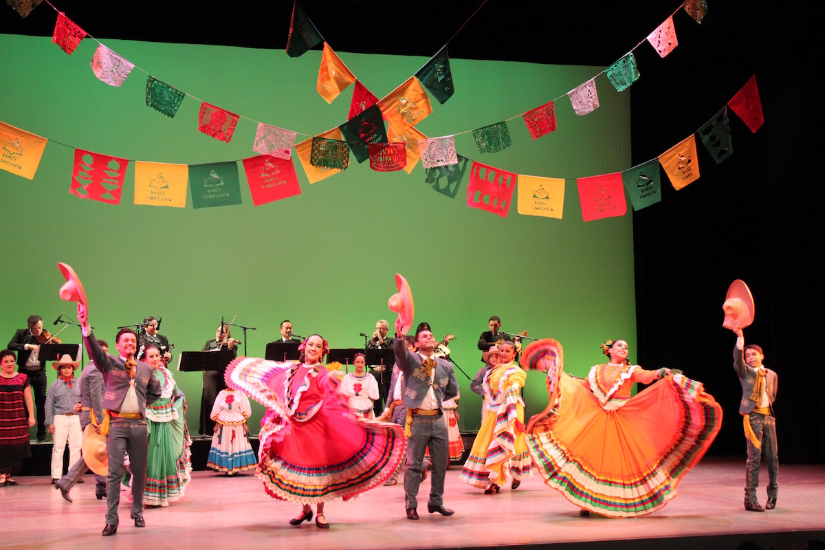 Danza Floricanto/USA’s “5 de Mayo”. Photo by Frank Sandoval.