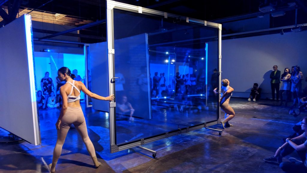 MashUp Contemporary Dance Company - Expansiveness: Changing Perspective - Photo: Roger Martin Holman for LA Dance Chronicle