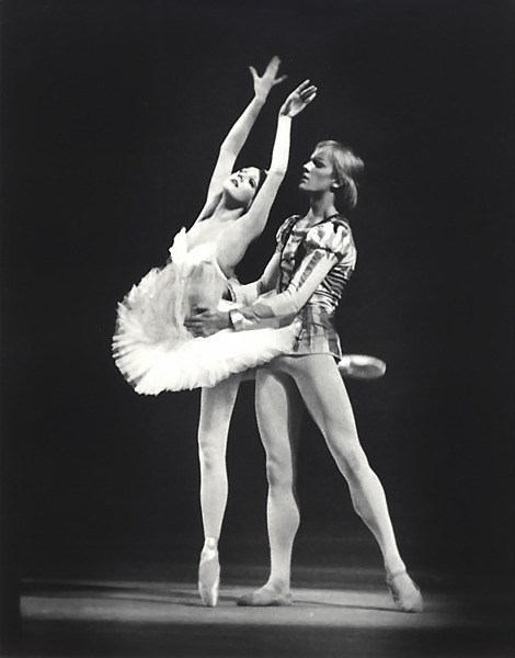 Alexander Godunov Prince Siegfried Tatiana Golikova as Odette Swan Lake