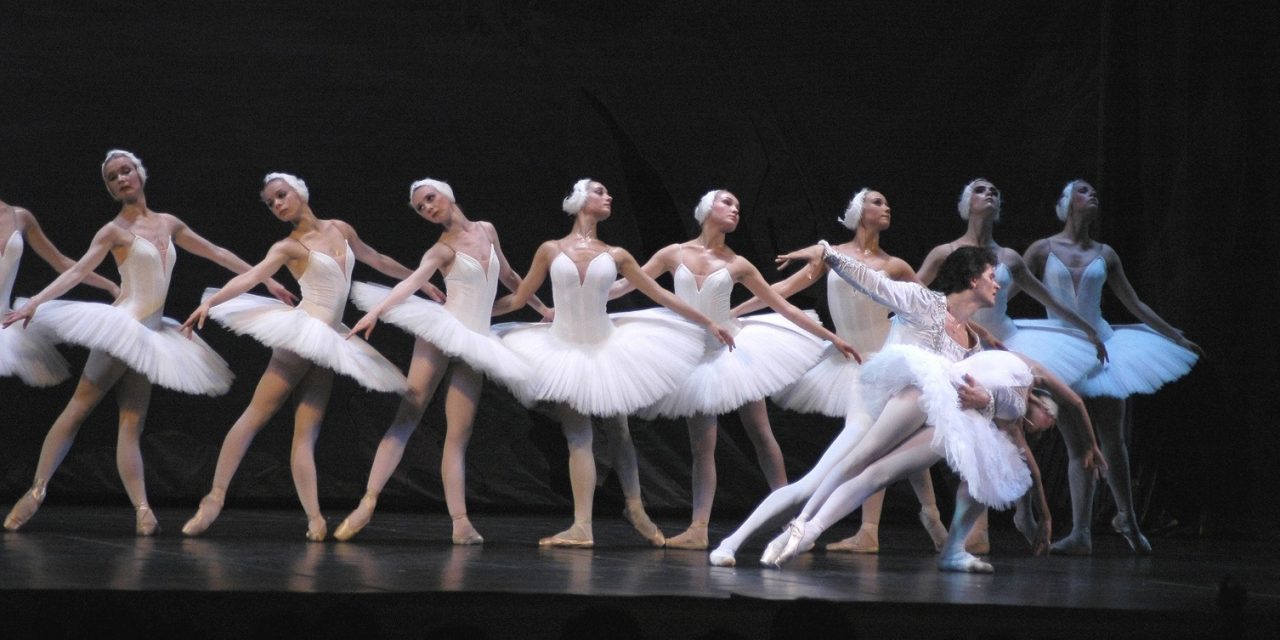 Love Conquers All in the Russian National Ballet’s “Swan Lake”