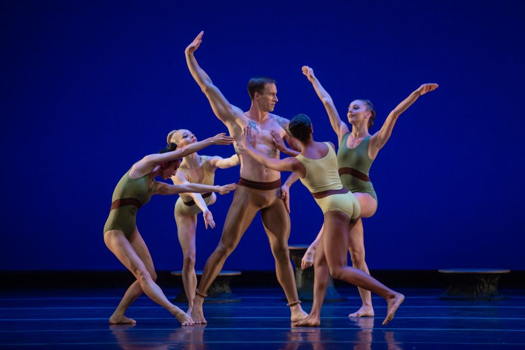 Photo of So Young An, Charlotte Landreau, Ben Schultz, Leslie Andrea Williams, and Anne Souder in Martha Graham’s "Secular Games"