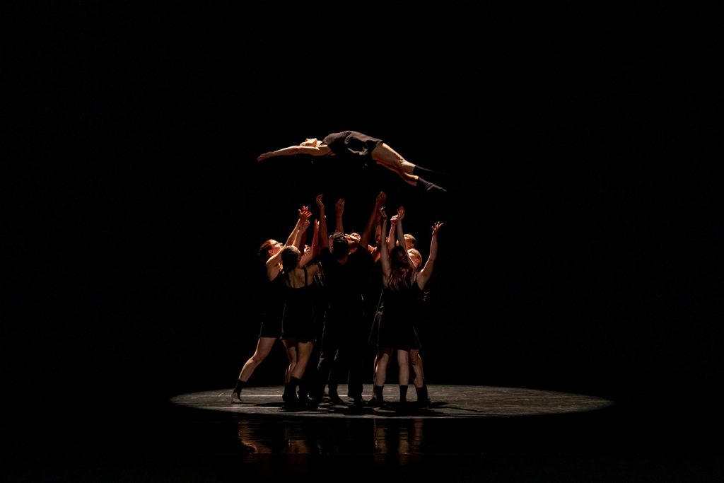 Kybele Dance Theater in "DediKodu" by Seda Aybay - Photo by Cheryl Mann