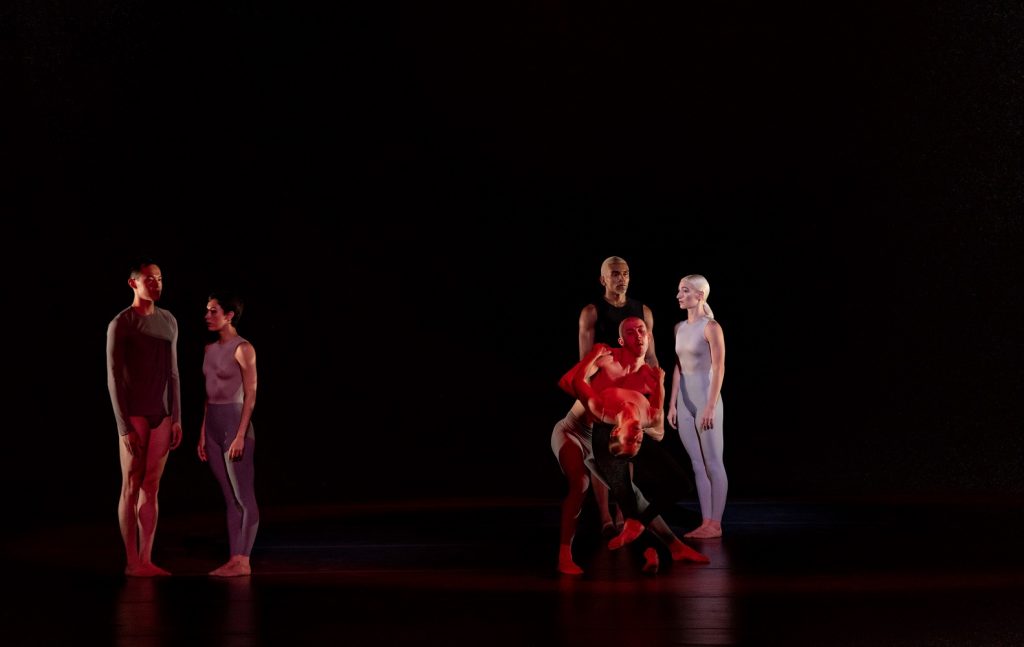 "Outlier" by Wayne McGregor - Artists of Company Wayne McGregor - Photo by Cheryl Mann