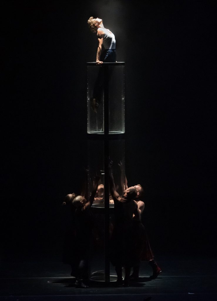 "Voyage" - DIAVOLO Architecture in Motion - Musco Center for the Arts - Photo by Doug Gifford
