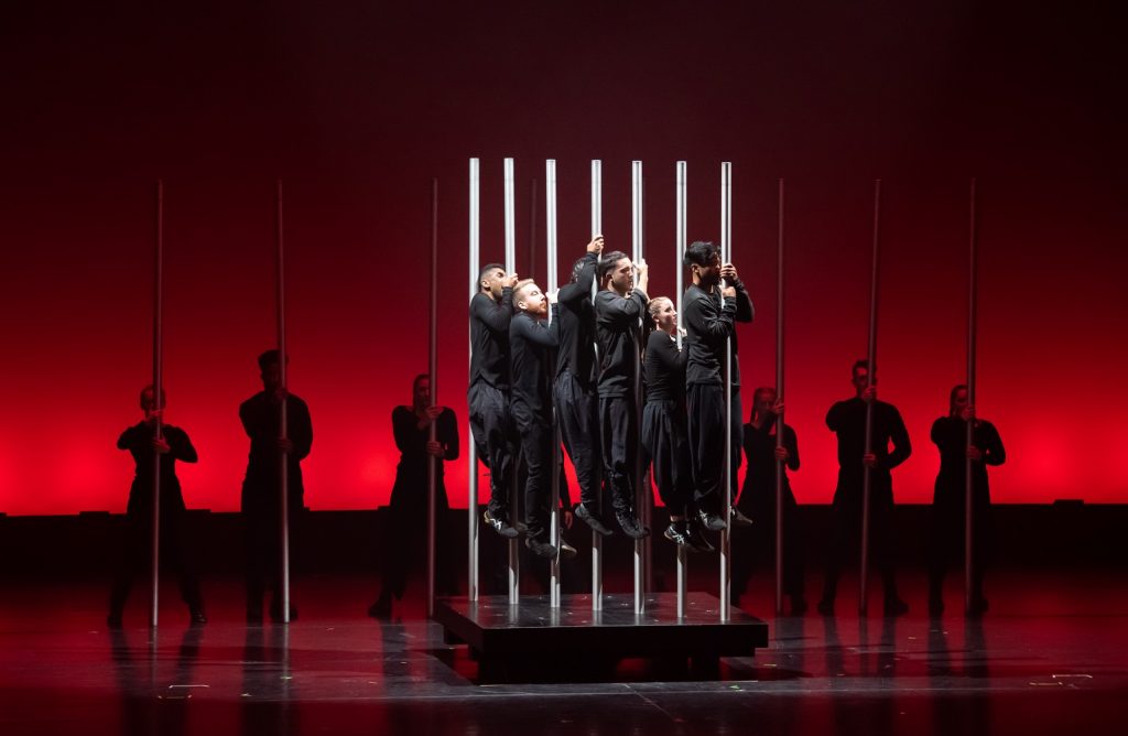 "IBUKI" - DIAVOLO Architecture in Motion - Musco Center for the Arts - Photo by Doug Gifford