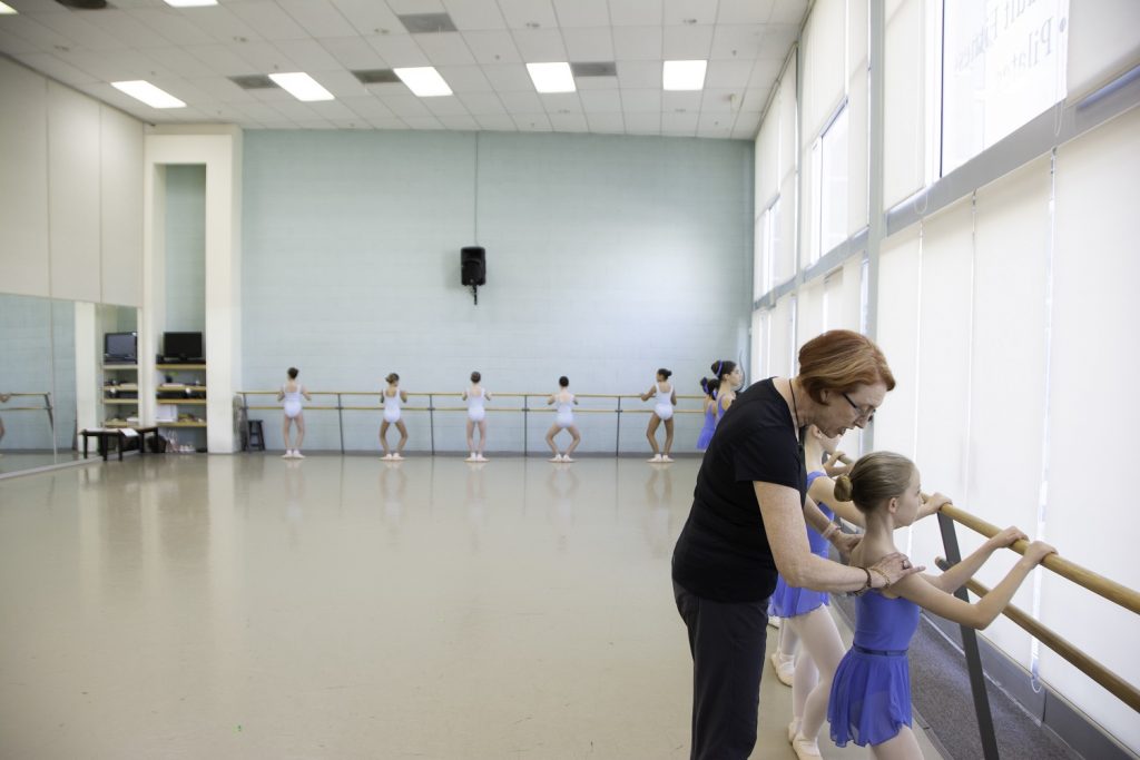 Andrea Paris-Gutierrez teaching class - Photo: Ika Gutierrez
