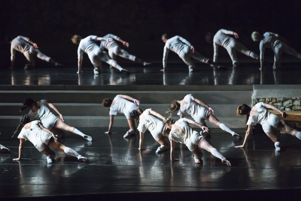 L.A. Contemporary Dance Company - Photo by Taso Papadakis