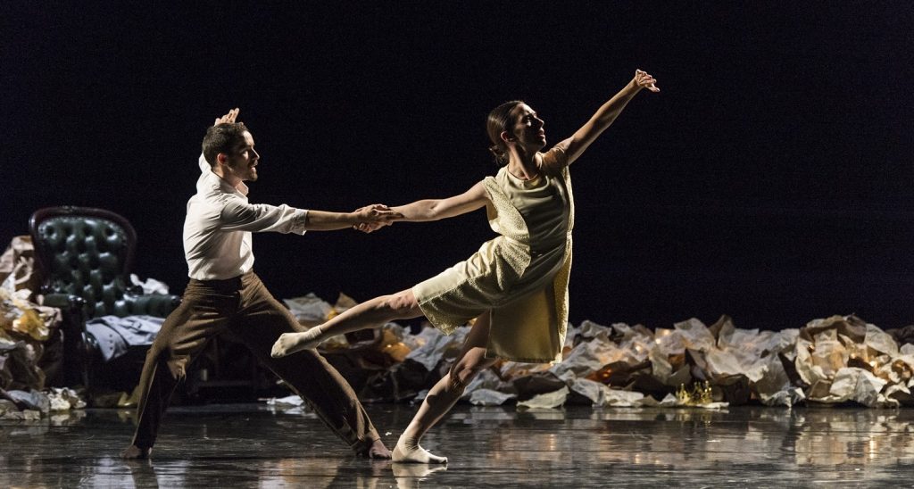 BODYTRAFFIC performs (d)elusive minds by Fernando Hernando Magadan at the Wallis Annenberg Center for the Performing Arts on September 26, 2019; (l-r), Guzmán Rosado, Tina Finkelman Berkett. Photo by Don Lee.