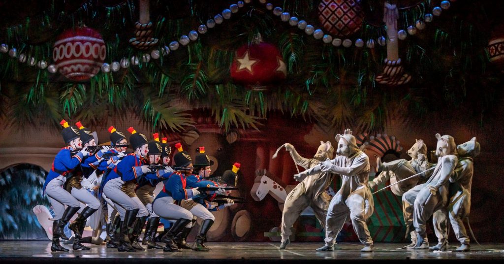 Sacramento Ballet's "The Nutcracker" - Photo: Chris Hardy