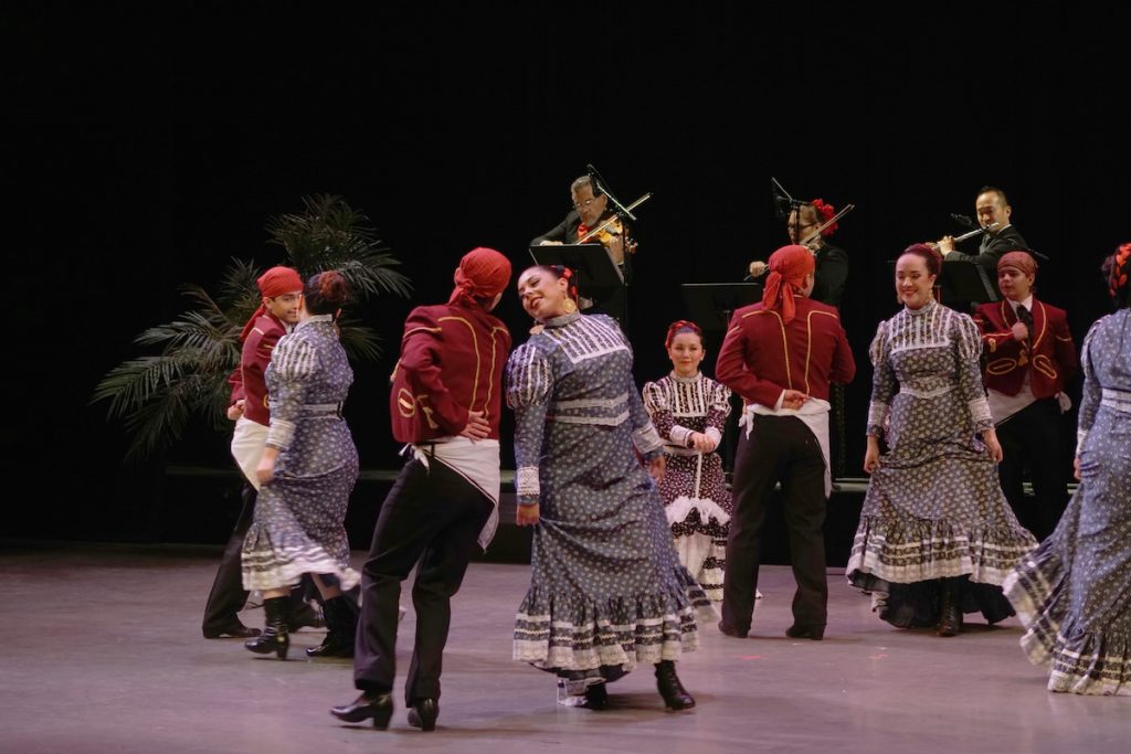 Danza Floricanto/USA’s “Navidad en Whittier.” Photo by Frank Sandoval.