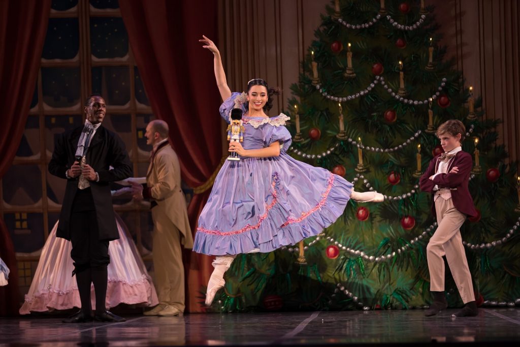 Isabella Velasquez and Eliot Maroney Sutton in Sacamento Ballet's "The Nutcracker" - Photo: Chris Hardy