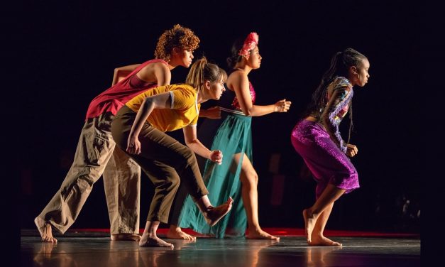 Contra-Tiempo Melds and Moves Time