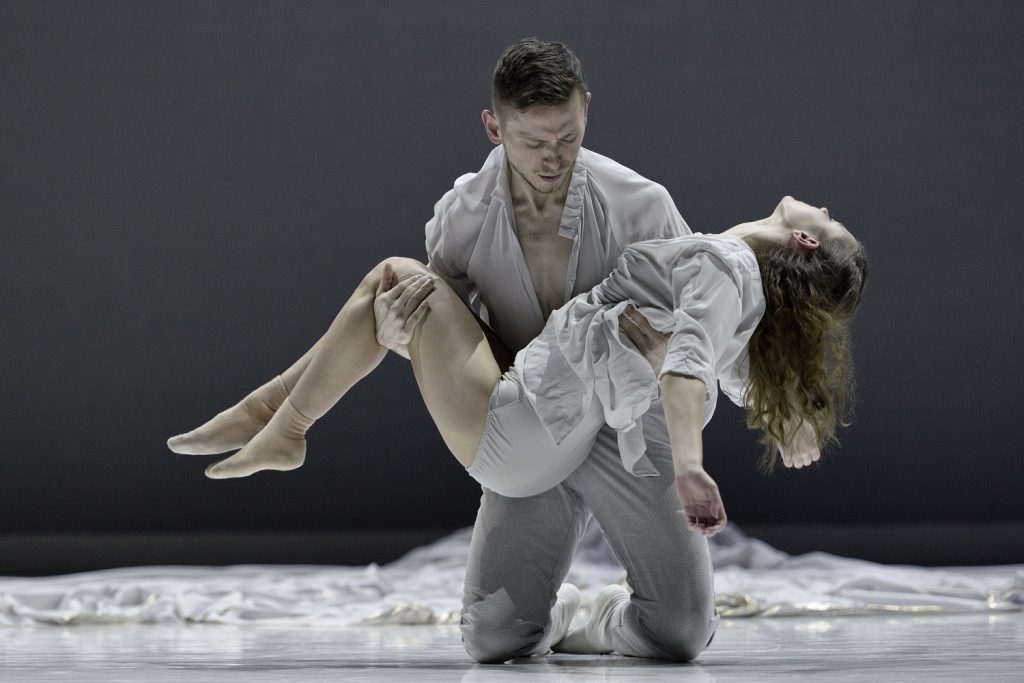 Ballet BC Dancers Brandon Alley and Emily Chessa in "Romeo + Juliet" - Photo by Michael Slobodian