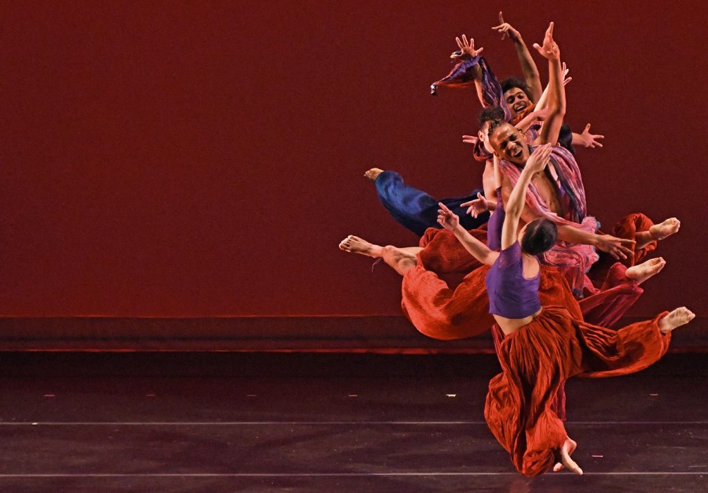 Blue13 Dance Company performing “Diya aur Toofan” by Artistic Director/choreographer Achinta McDaniel – Photo by Kevin Parry