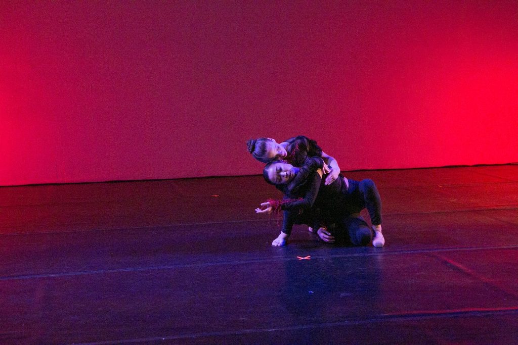 Touch Choreography by Donna Sternberg - Photo by Paul Antico