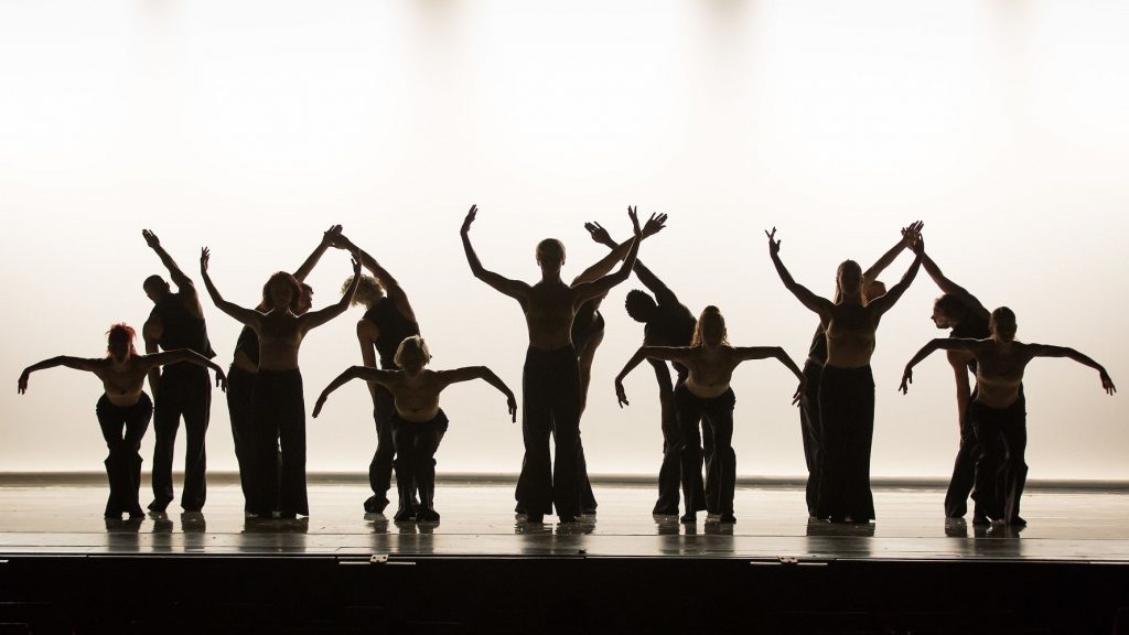 Les Ballet Jazz de Montréal: Leonard Cohen’s Dance Me - All artists - © Photo Thierry du Bois 