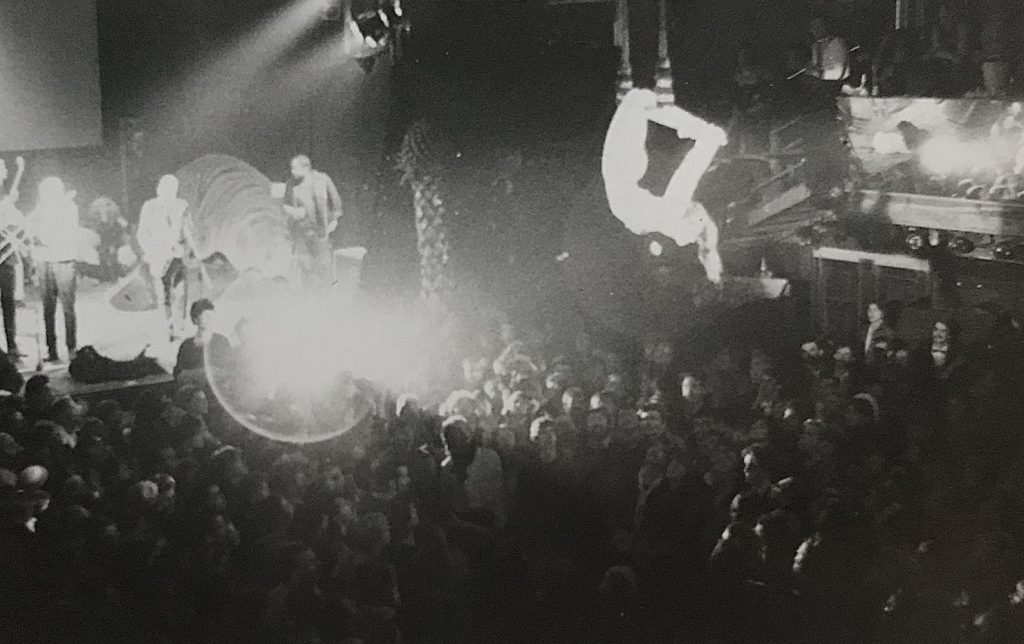 Judith FLEX Helle performing trapeze at the Metropol in Berlin, 1983 - Photo courtesy of the artist.