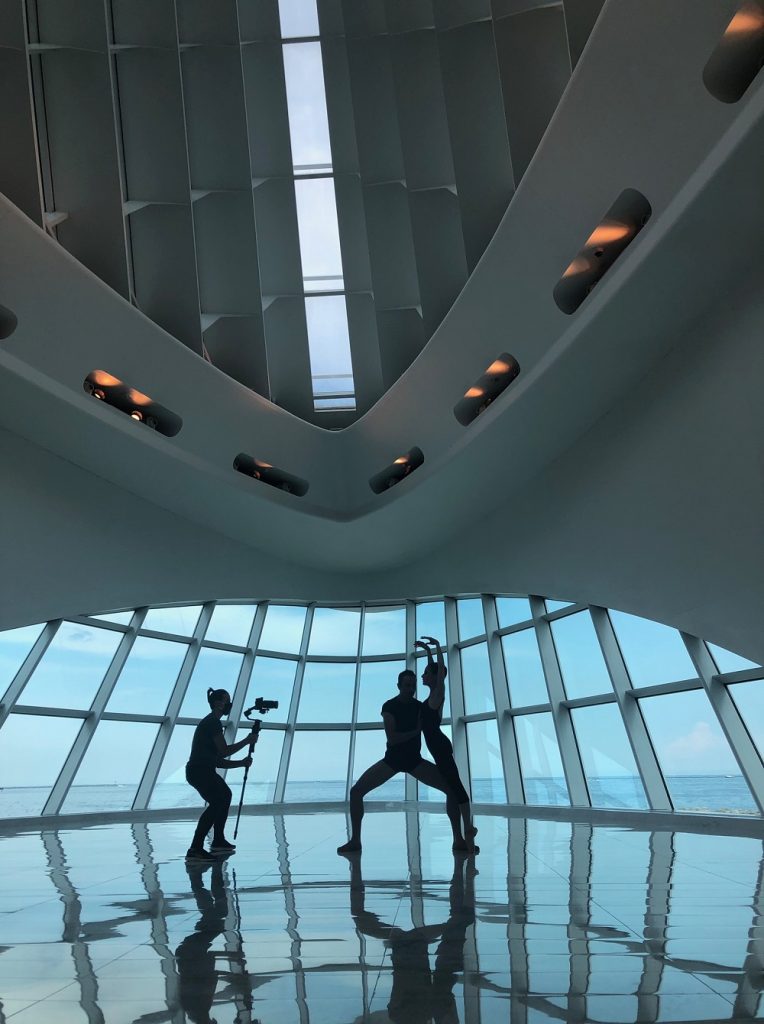 Photo Ania Hildago, Berceuse in filming by Rachel Malehorn in the Milwaukee Art Museum with Chamber Dance Project dancers, Luz San Miguel and Davit Hovhannisyan