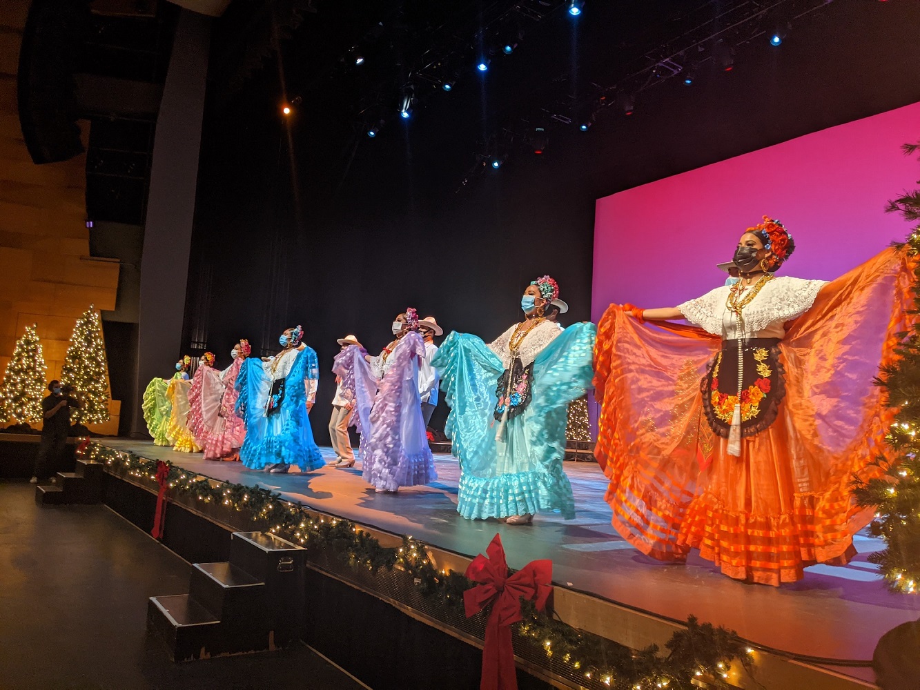 Nochebuena En Casa: The Warmth of Christmas Joy at the Soraya | L.A