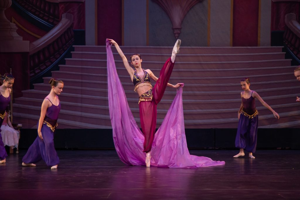 Ballet Etudes - The Nutcracker - Kristin Hagen as the Arabian Lead - Photo by Collyns Photograph