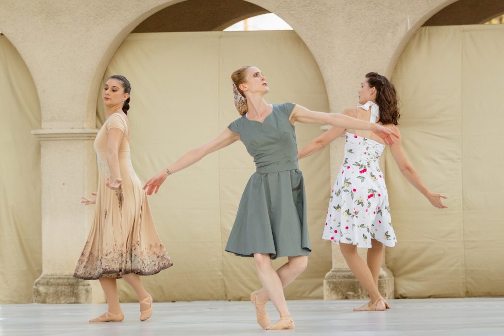 L-R Noel Dilworth, Ashleigh Doede, Jenn Logan in "Limbo" - Photo by Shana Skelton