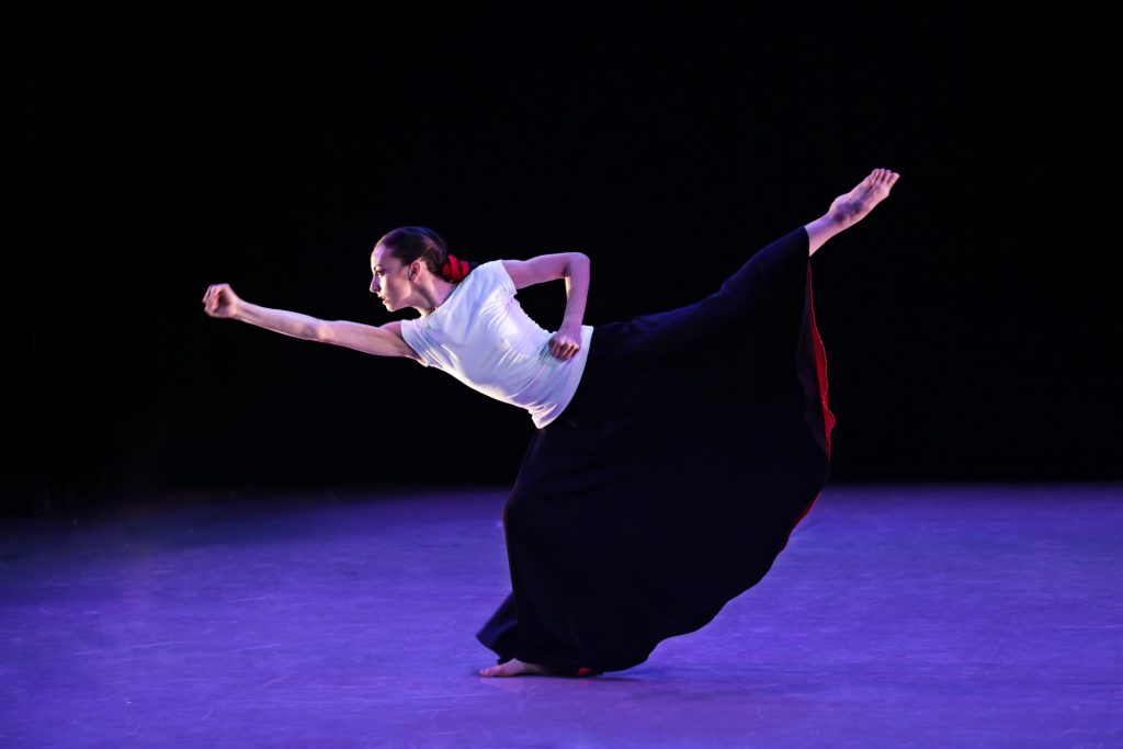 Anne Souder in Martha Graham’s Immediate Tragedy - Photo by Melissa Sherwood