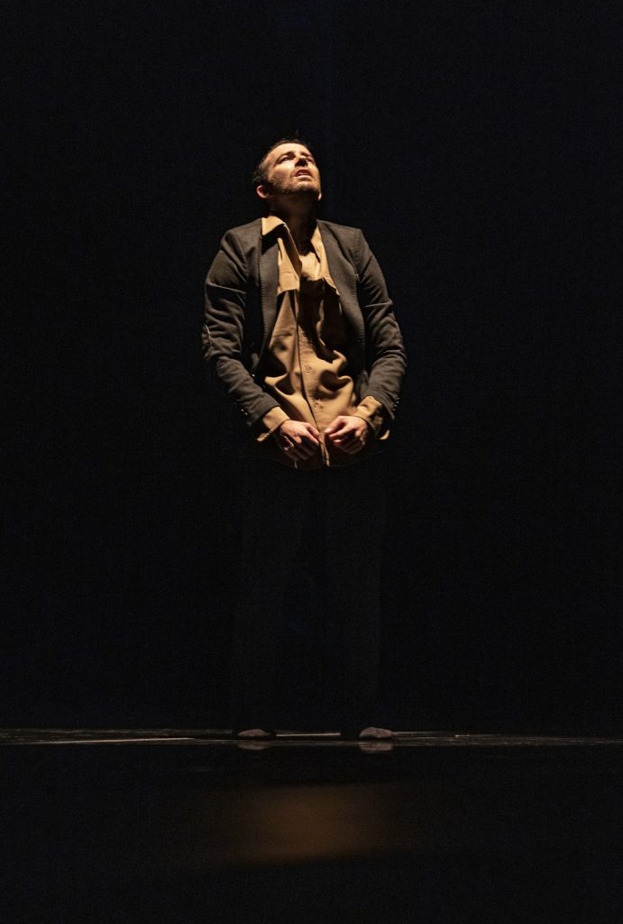 BODYTRAFFIC, Dust by Hofesh Shechter (L - R) Guzman Rosado- Photo by Tomasz Rossa