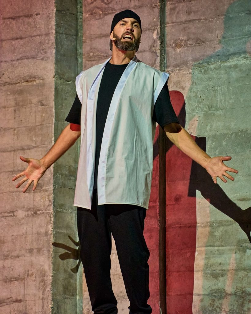 Kane Smego performing in "Freemind Freestyle" - Versa-Style Dance Company - Photo by George Simian