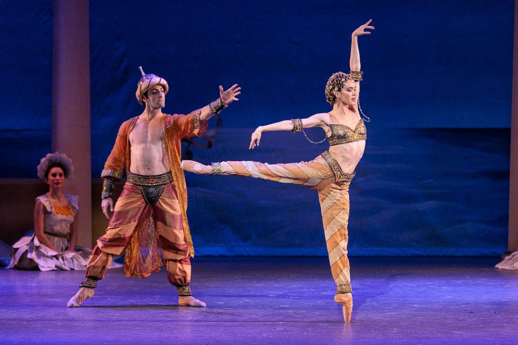 Los Angeles Ballet - Petra Conti & Tigran Sargsyan in The Nutcracker - Photo: Reed Hutchinson