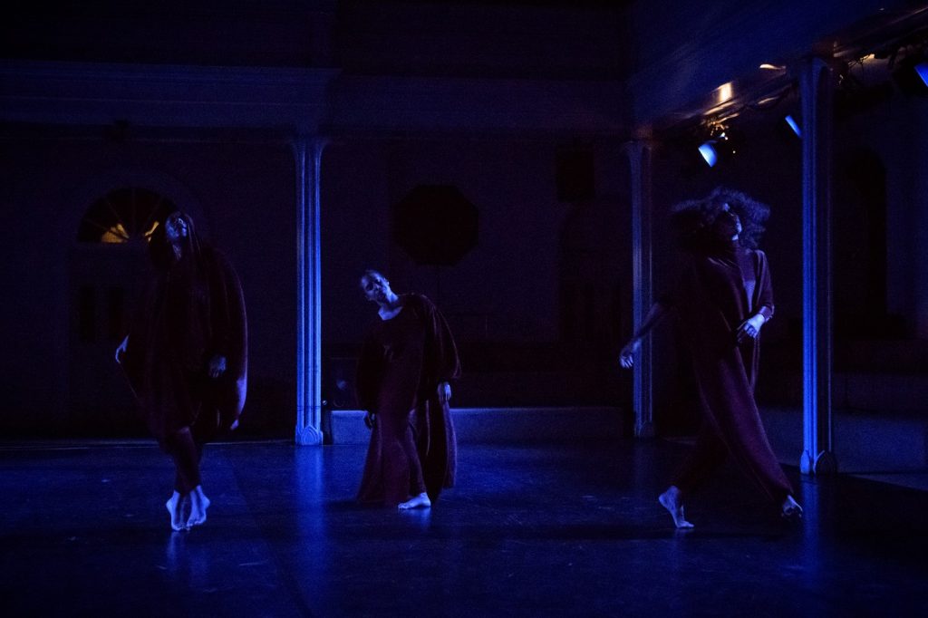 (L-R) jess pretty, Leslie Cuyjet, and Tara Aisha Willis in "What Remains" by Claudia Rankine and Will Rawls - Photo by Ian Douglas, courtesy of REDCAT