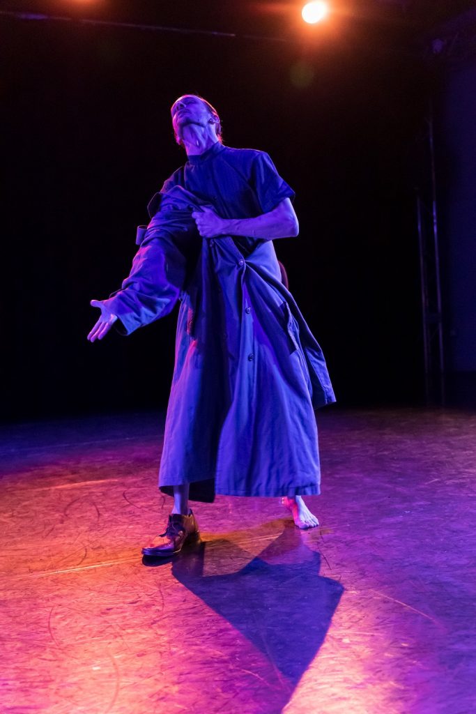 Andrew Pearson in "Abbale" - Photo by Brian Hashimoto