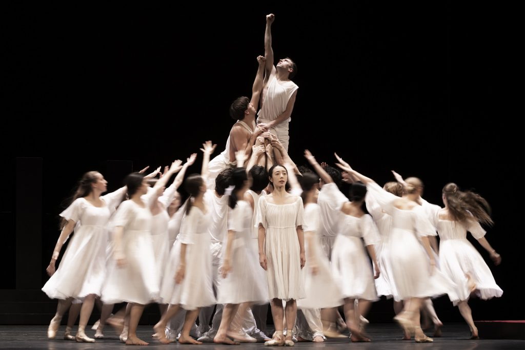 Hamburg Ballet - Aleix Martinez, Xue Lin and Ensemble in "St. Matthew Passion" by John Neumeier - Photo by Kiran West, courtesy of L.A. Opera
