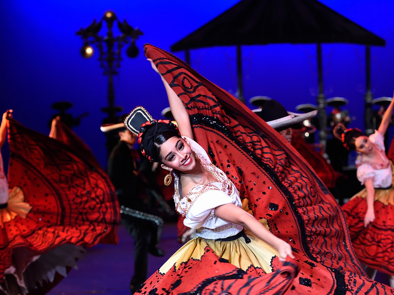 Ballet Folklórico de México de Amalia Hernández - Fiesta en Jalisco - Photo courtesy of The Music Center