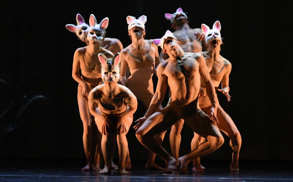 MOMIX: Alice - Photo by Equilibre Monaco