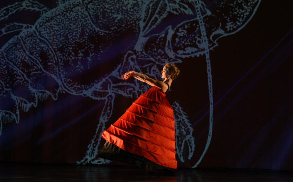 MOMIX: Alice - Photo by Equilibre Monaco