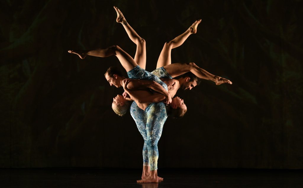 MOMIX: Alice - Photo by Equilibre Monaco