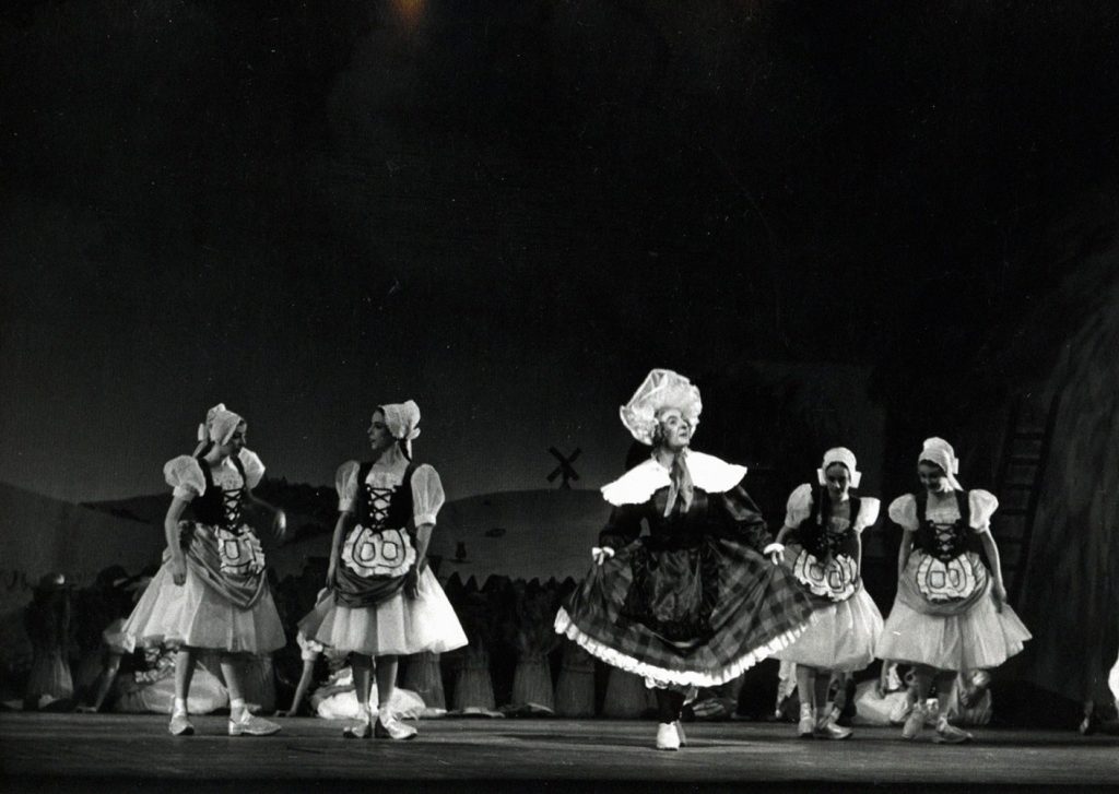 LA FILLE MAL GARDEE , Stanley Holden (Widow Simone) - Royal Ballet, Covent Garden, London, January 1960 - Credit: G.B.L Wilson / Royal Academy of Dance / ArenaPAL