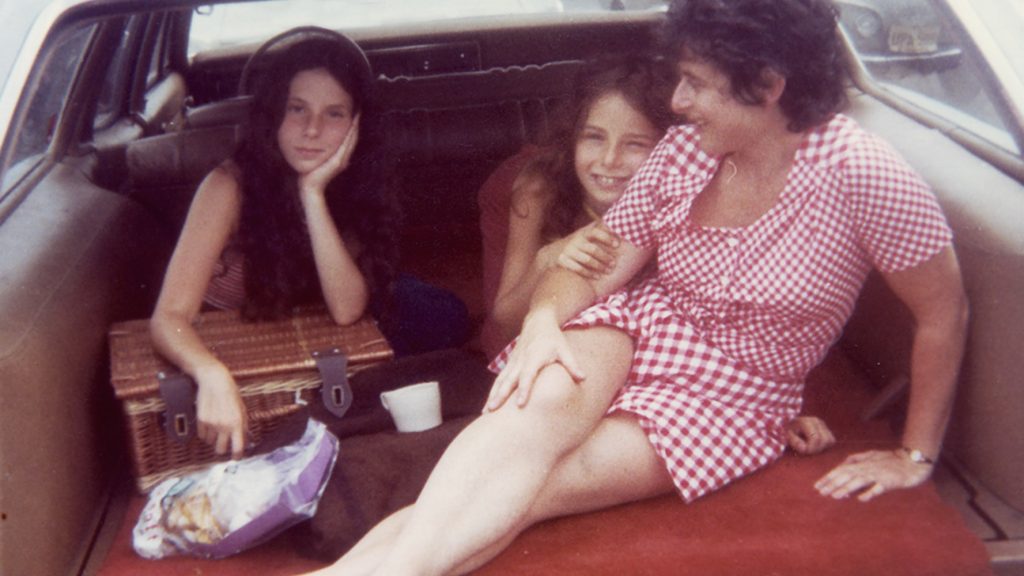 Petit Rat - Family photo (L-R) Deborah, Vera, and Fernande Wagman - Courtesy of Wagman Family