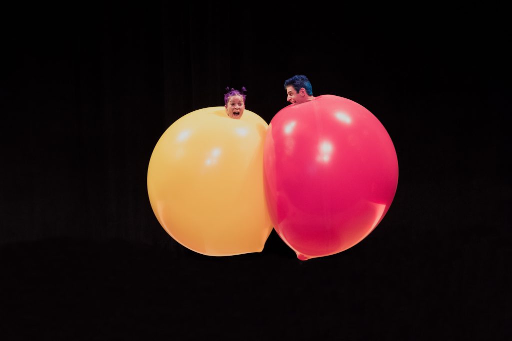 Acrobuffos - Air Play - (L-R) Christina Gelsone, Seth Bloom - Photo ©FlorenceMontmare
