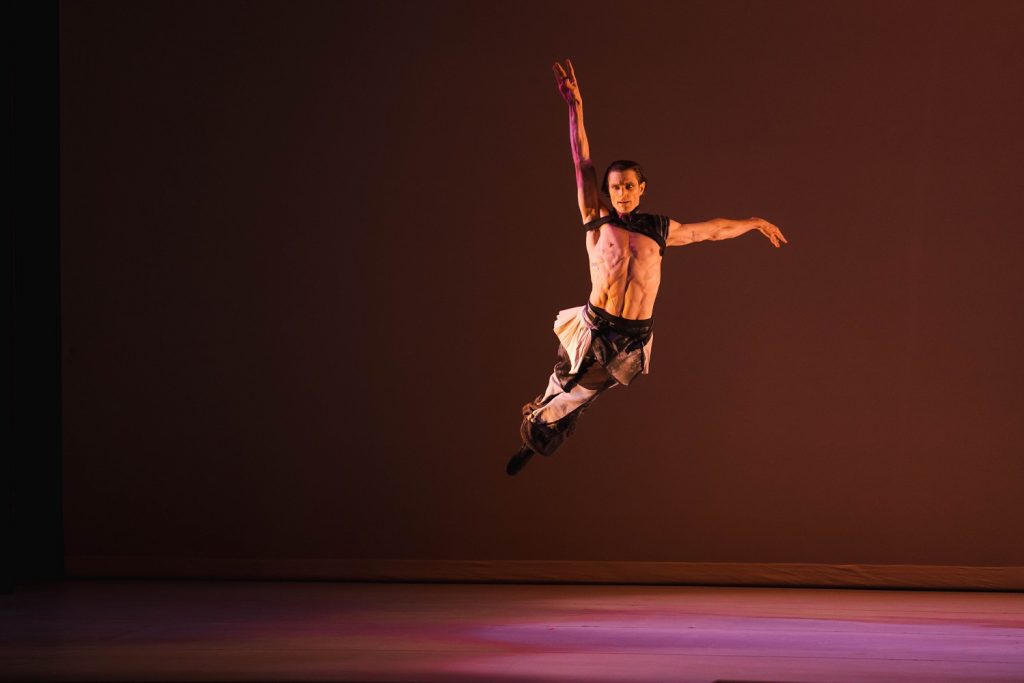 Contempo Arts Production's FUSED - Nicholas Sipes in "Loose Yourself" by Marine de Vachon - Photo by Cheryl Mann