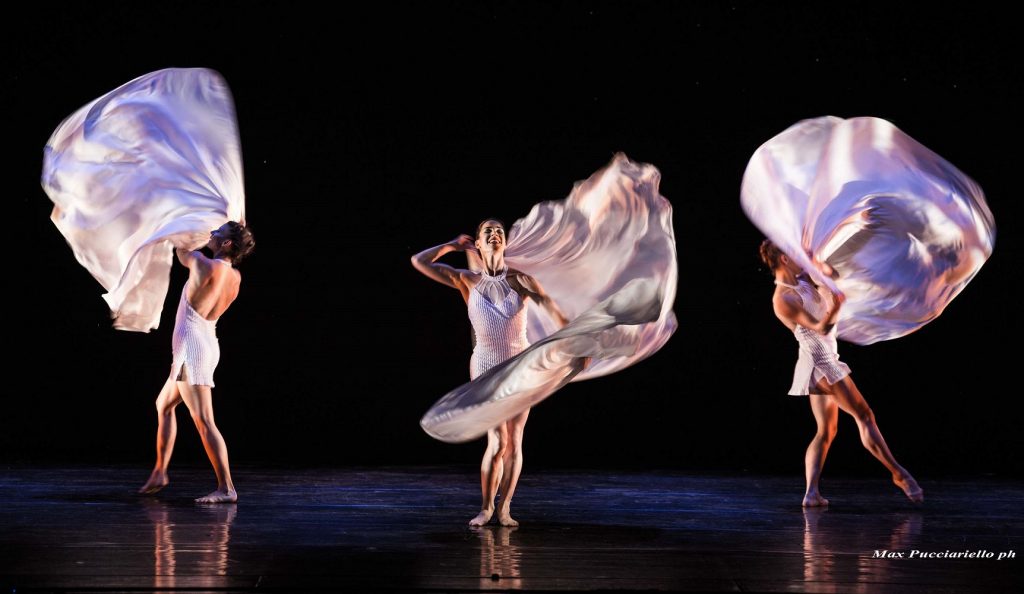 Segerstrom Center for the Arts - Momix Viva Momix - Photo by Max Pucciariello2