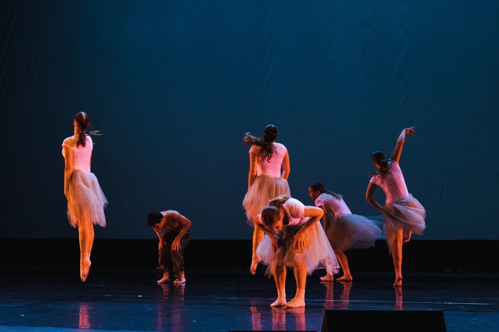 Members of Emergent Second Company in "Choosing Flight" choreography by Megan Pulfer - Photo by Jazley Faith @jazleyfaithphoto