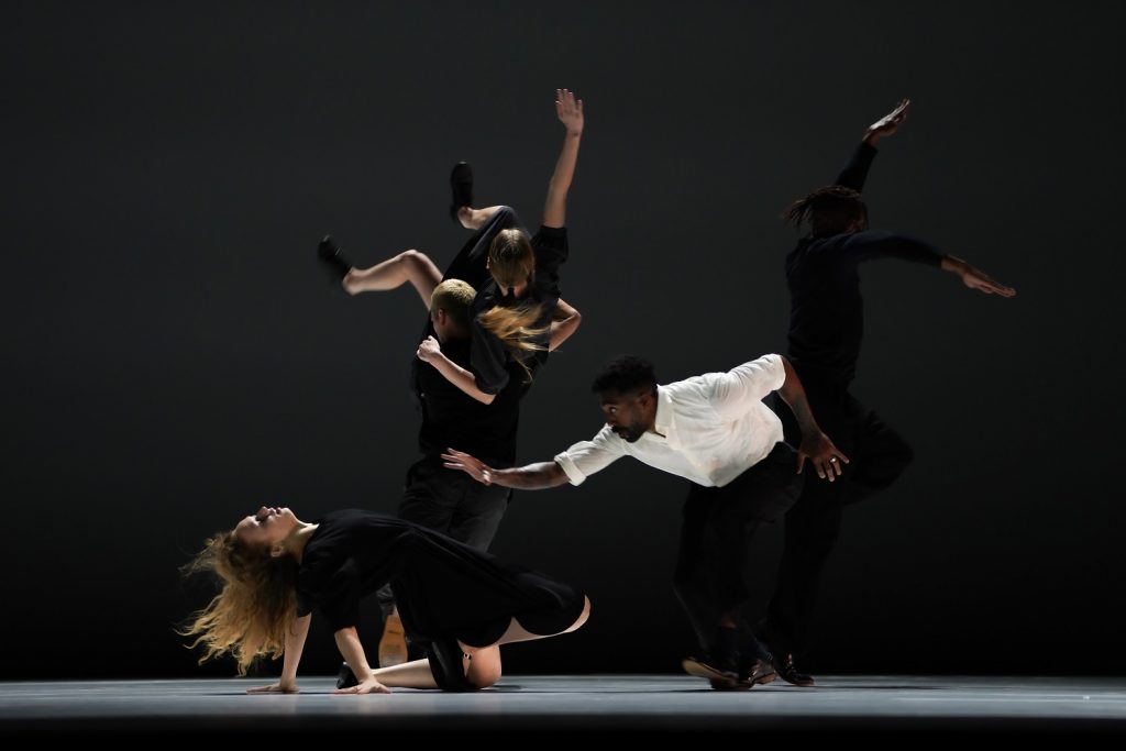 "Quartet for Five" by Bobbi Jene Smith and Or Schraiber - Photo by Aymeric Guilluy and Eyrau Chalalet