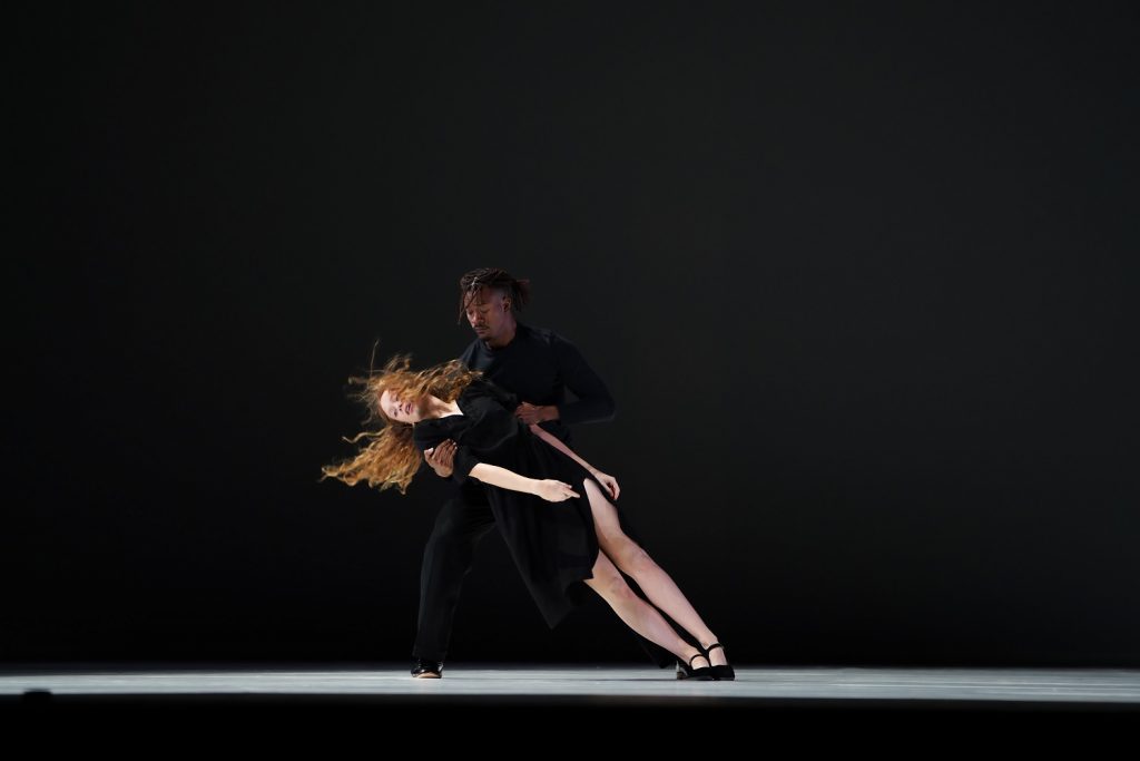 L.A. Dance Project - "Quartet for Five" by Bobbi Jene Smith and Or Schraiber - Photo by Aymeric Guilluy and Eyrau_Chalalet
