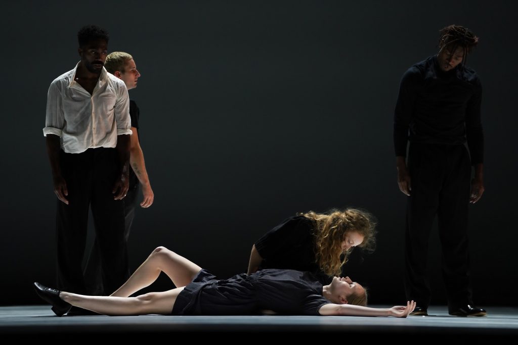 L.A. Dance Project - "Quartet for Five" by Bobbi Jene Smith and Or Schraiber - Photo by Aymeric Guilluy and Eyrau Chalalet