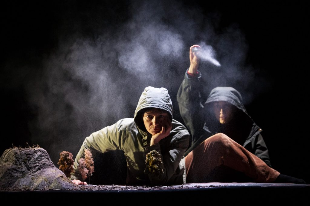 Scene from "Dimanche" - Photo by Virginie Meigne