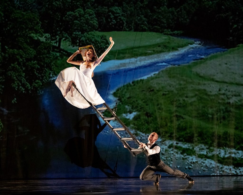 MOMIX: Alice - Photo by Sharen Bradford