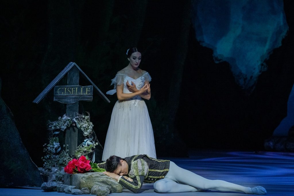 United Ukrainian Ballet - Elizaveta Gogidze as Giselle and Oleksii Kniazkov as Albrecht - Act 2 of Giselle - Photo © Altin Kaftira
